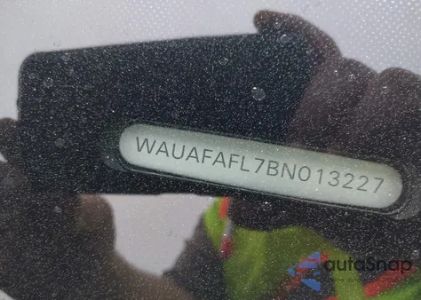 2011 Audi A4 2.0T Premium z USA, uszkodzony, nr VIN WAUAFAFL7BN013227